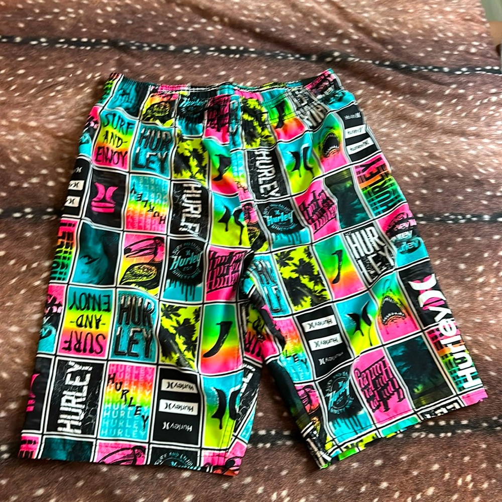Hurley, Boys XL, multi colored.